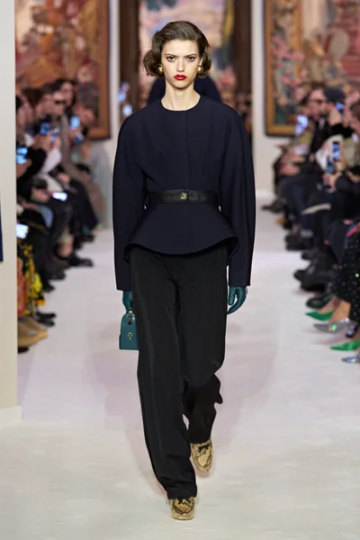 Look 7